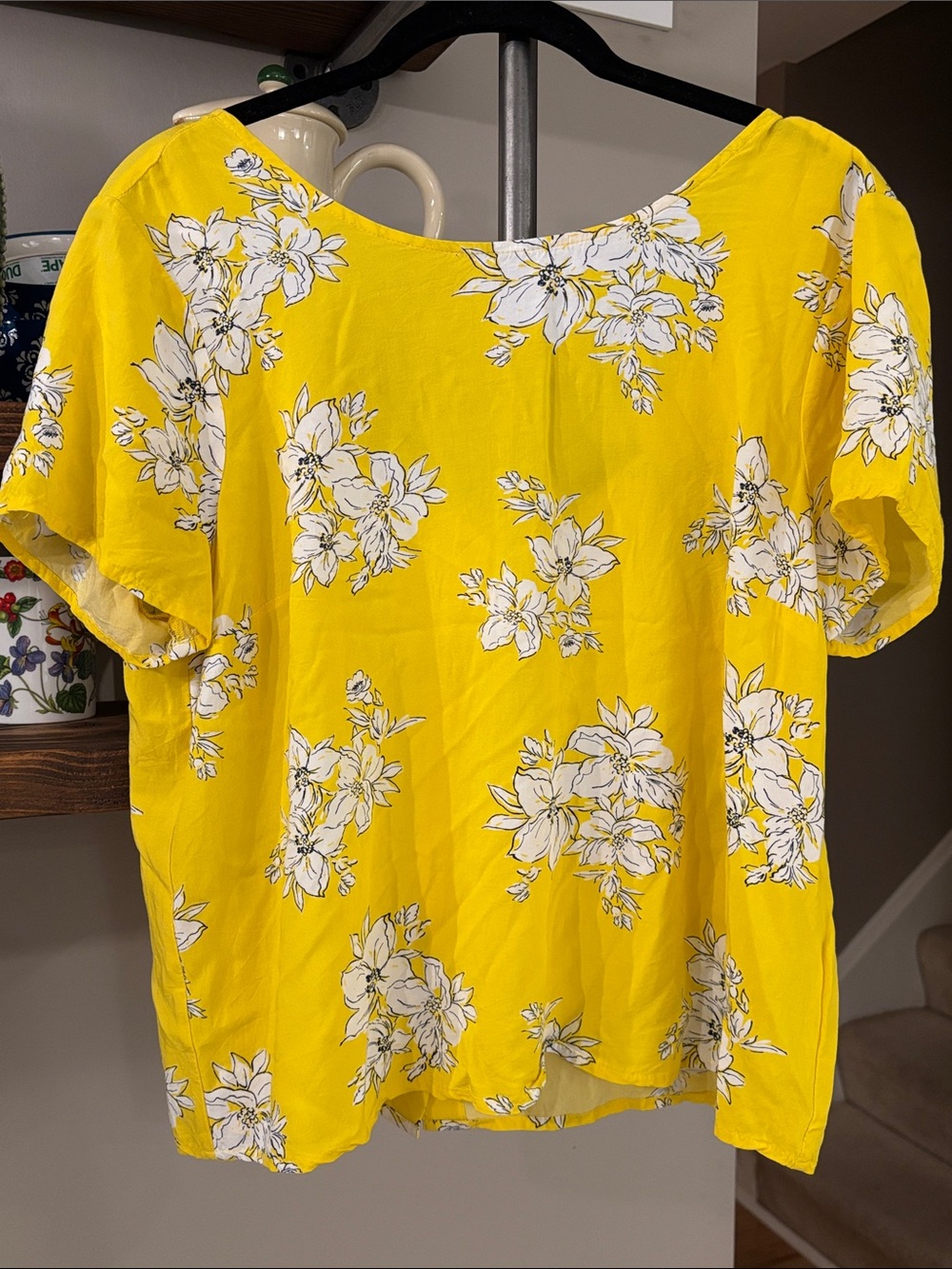Abercrombie & Fitch Yellow Floral Button Back Short Sleeve Blouse 100% Viscose M